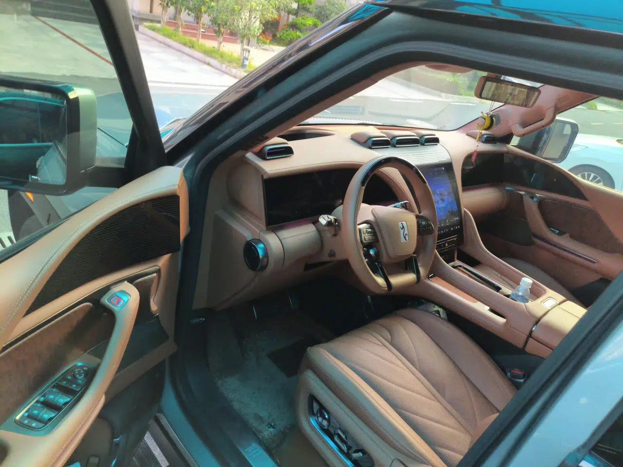 Used Yangwang U8 2023 Luxury Edition — миниатюра 16
