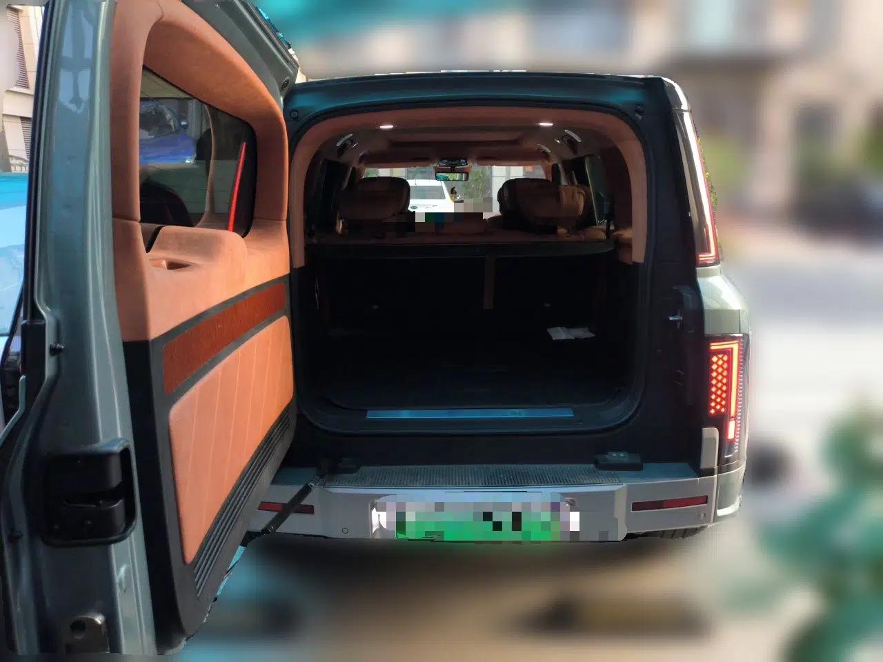 Used Yangwang U8 2023 Luxury Edition — миниатюра 19