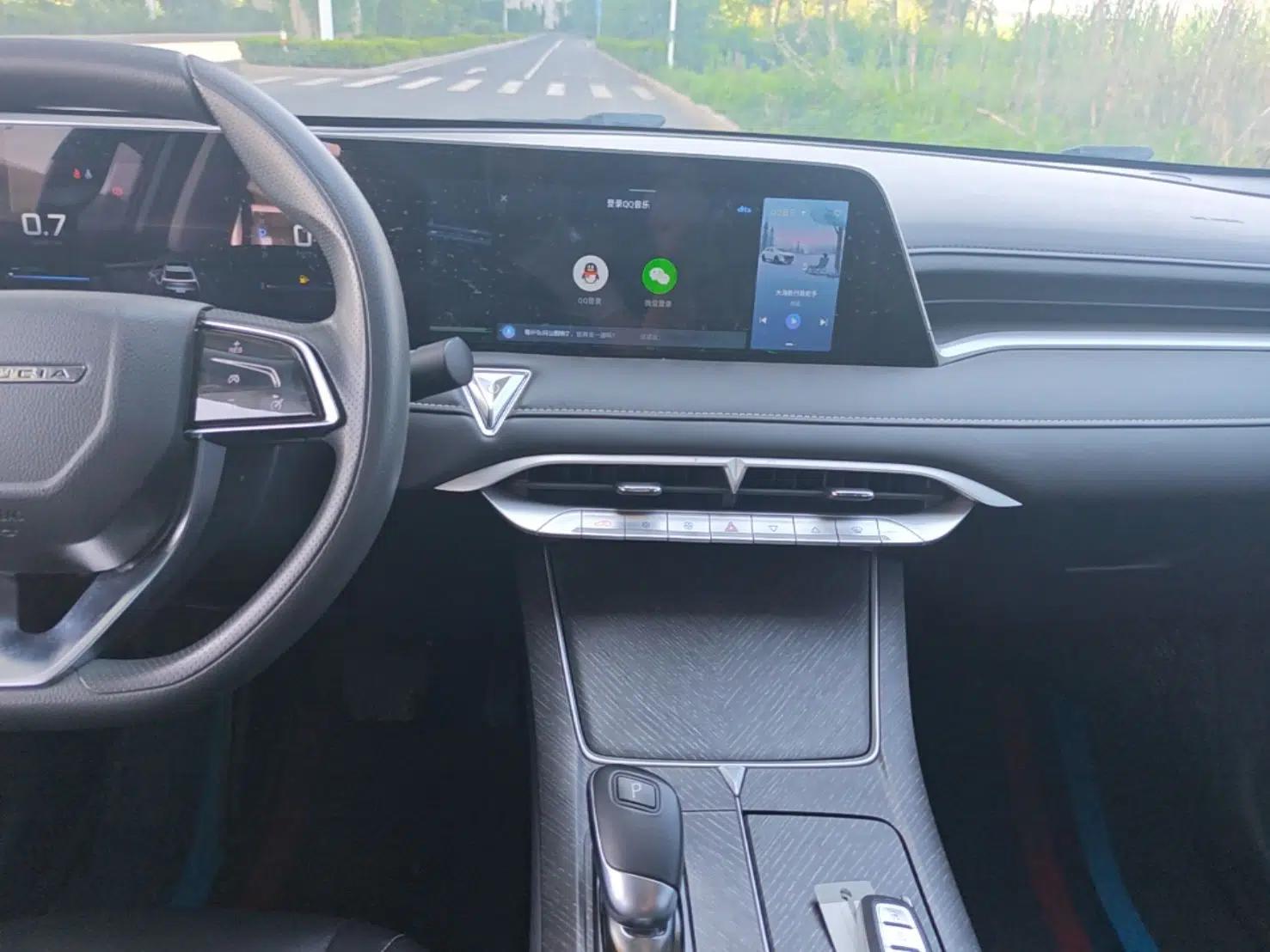 Used Venucia V 2021 260T Idol Edition — миниатюра 15