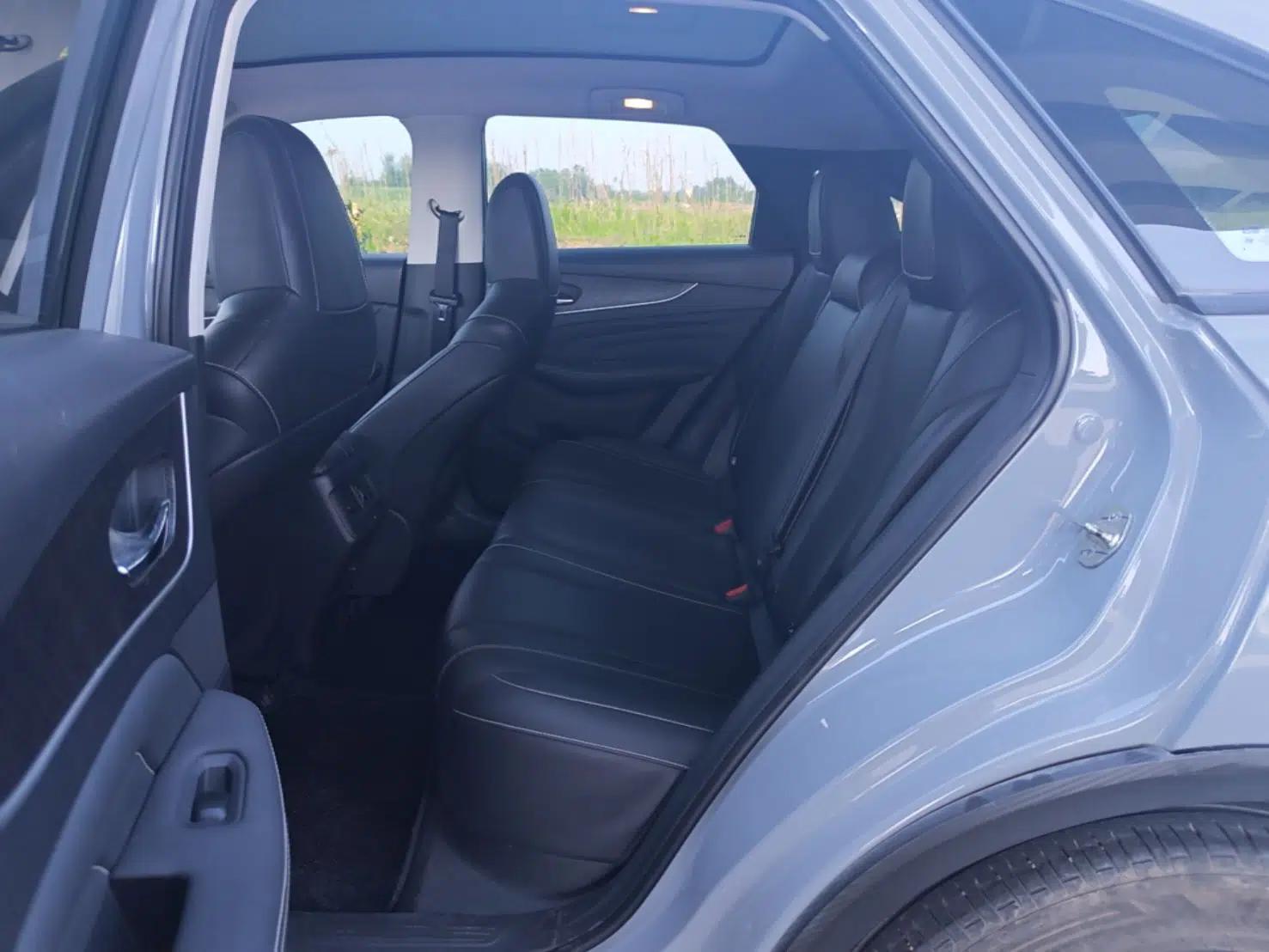 Used Venucia V 2021 260T Idol Edition — миниатюра 20