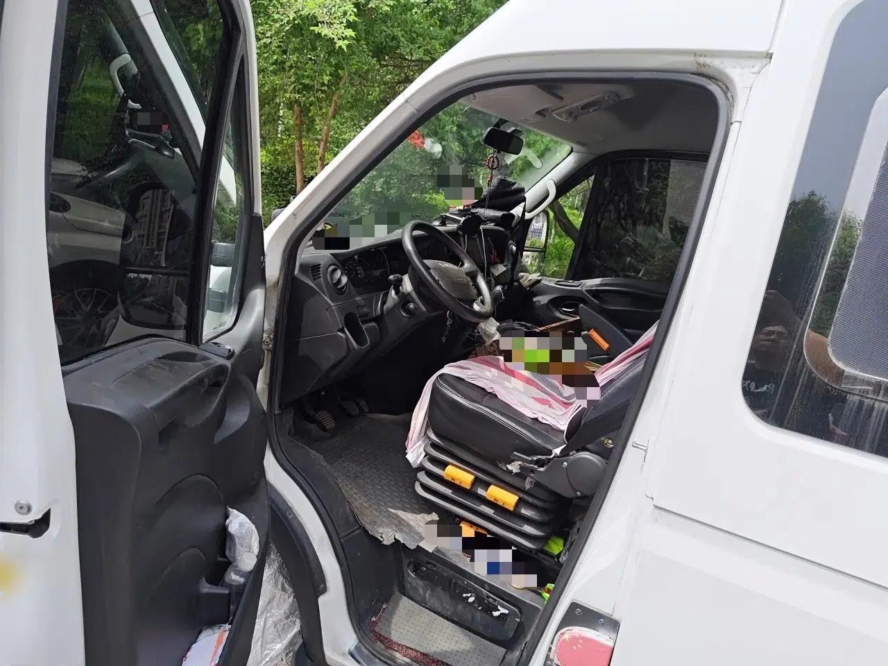 Used Iveco Eurocargo 2018 3.0T Short-Wheelbase Low-Roof Multi-Function Vehicle with Side Sliding Door F1C — миниатюра 16