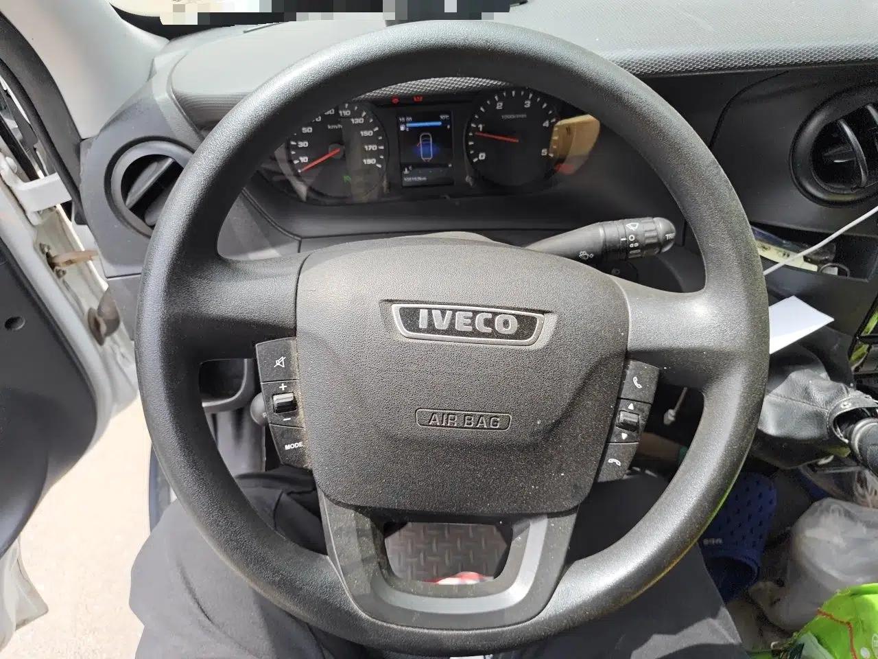 Used Iveco Eurocargo 2018 3.0T Short-Wheelbase Low-Roof Multi-Function Vehicle with Side Sliding Door F1C — миниатюра 10