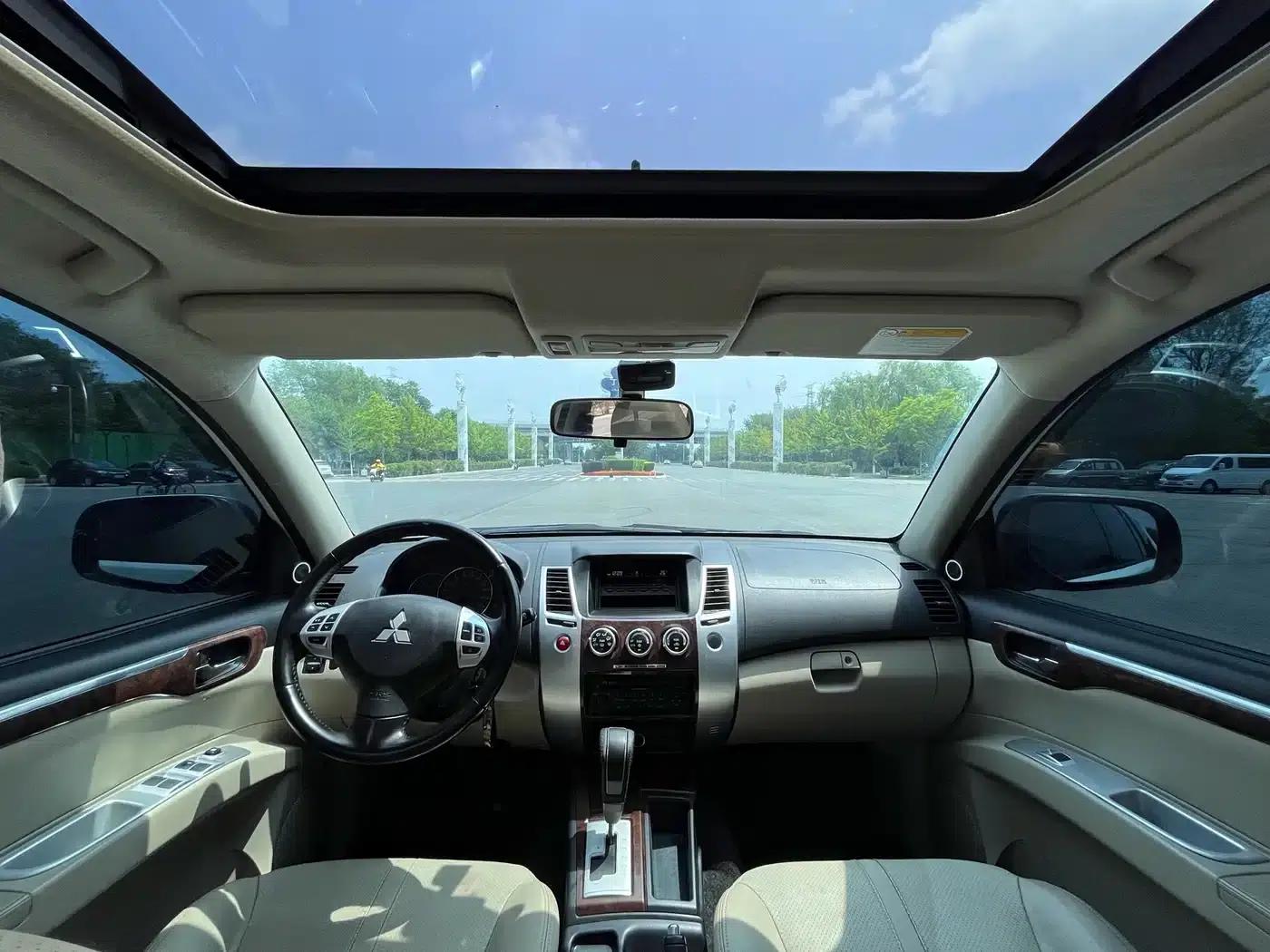 2013 Pajero Sport 3.0L Automatic 2WD Luxury Edition — миниатюра 5