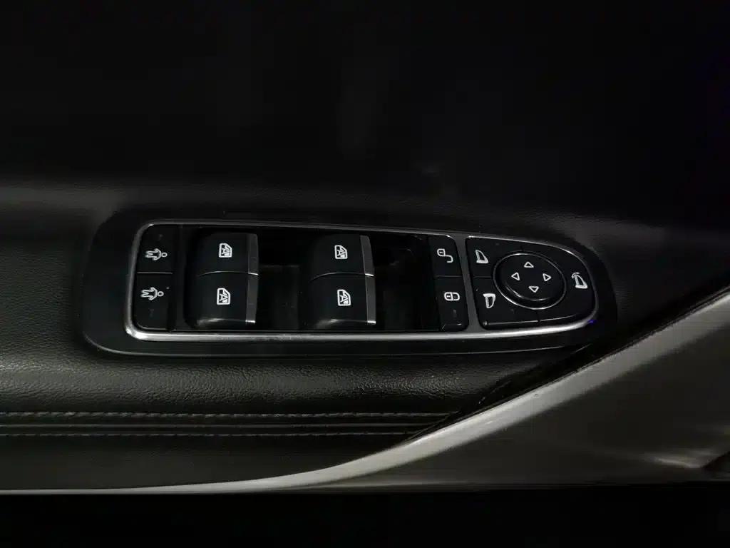 Denza X 2020 PHEV Sport Edition — миниатюра 9