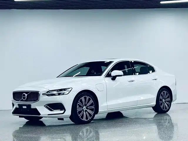 2020 Volvo S60 Plug-in Hybrid T8 E-Drive Hybrid AWD Inscription Luxury Edition