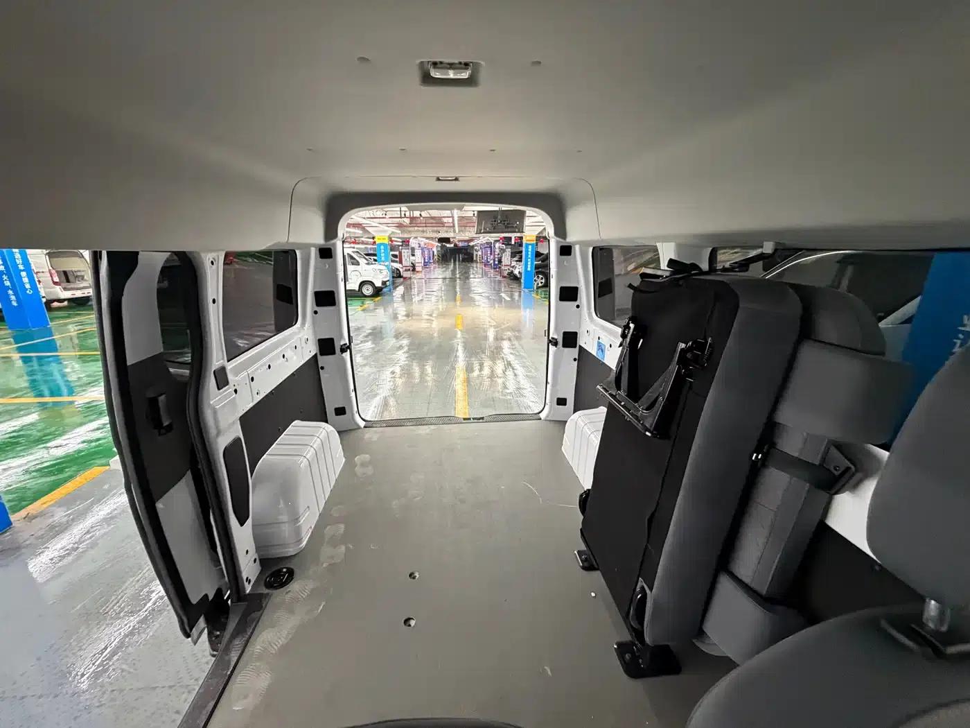 2025 Remote Super VAN, Driving Range Edition, Action-Oriented 51kWh — миниатюра 10