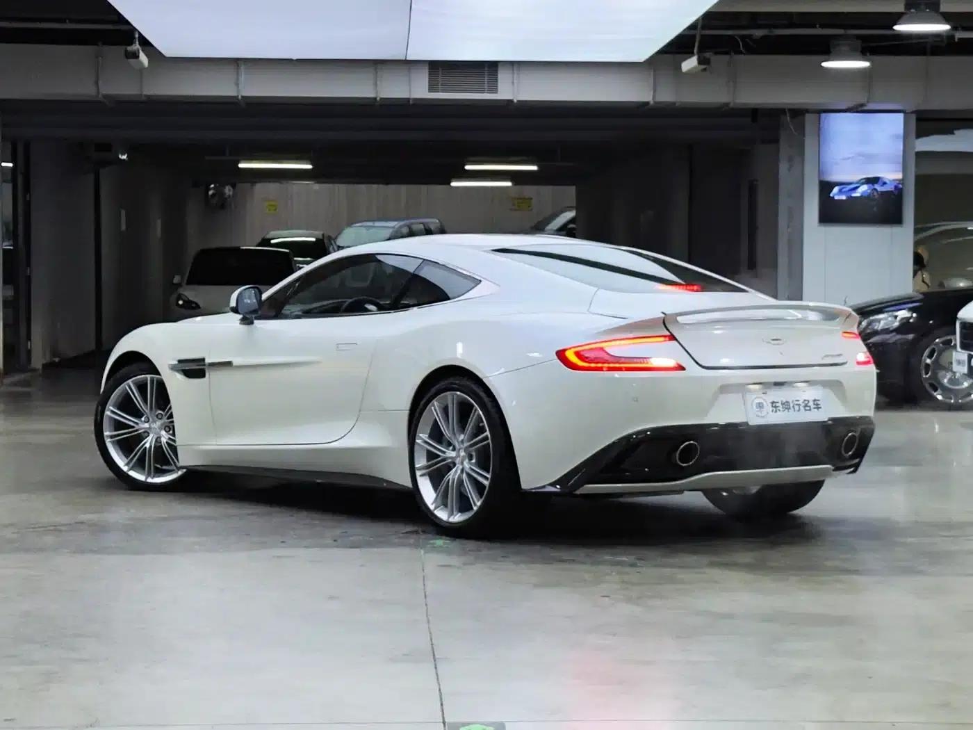 2013 Vanquish 6.0L Standard Model — миниатюра 4