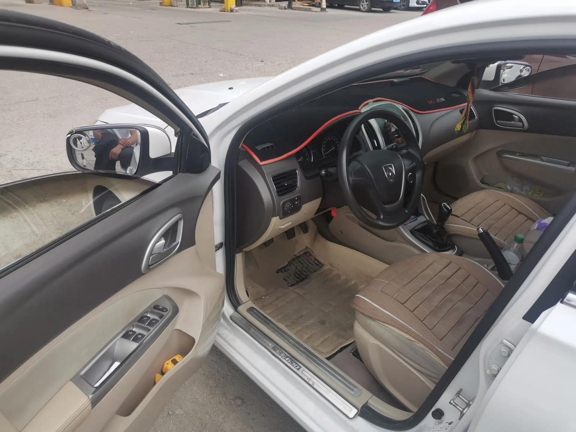 Used Baojun 630 2014 1.5L manual Comfort trim level — миниатюра 16