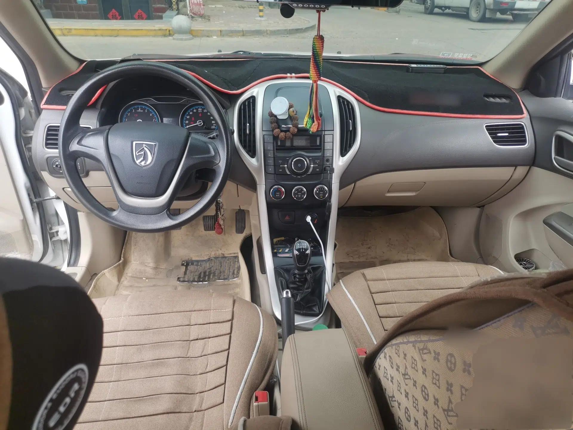 Used Baojun 630 2014 1.5L manual Comfort trim level — миниатюра 9