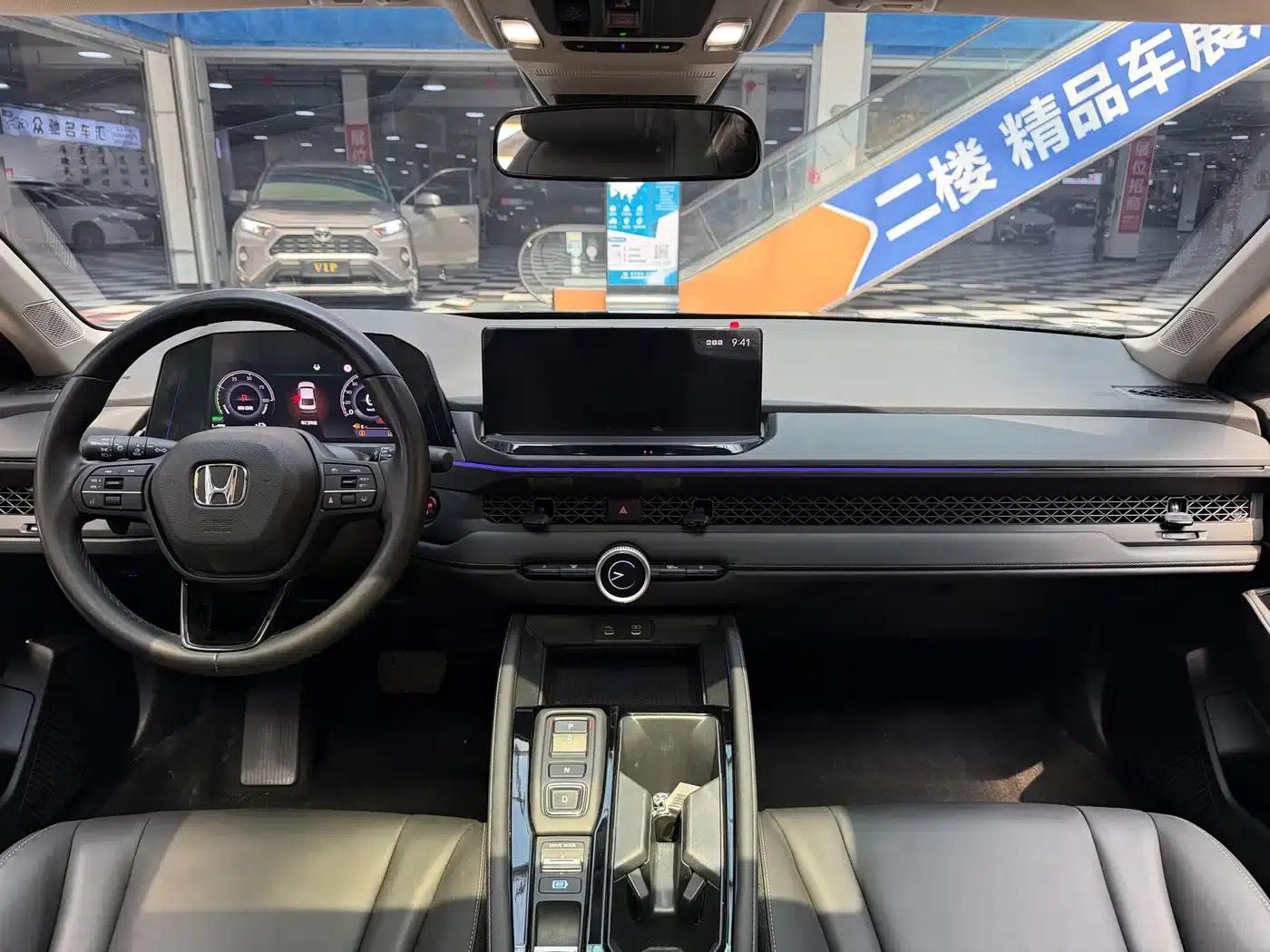 Accord PHEV 2023 2.0L e:PHEV Luxury Edition — миниатюра 11