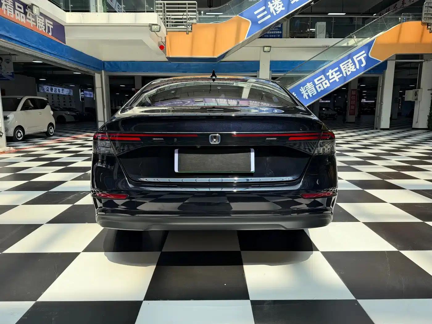 Accord PHEV 2023 2.0L e:PHEV Luxury Edition — миниатюра 16