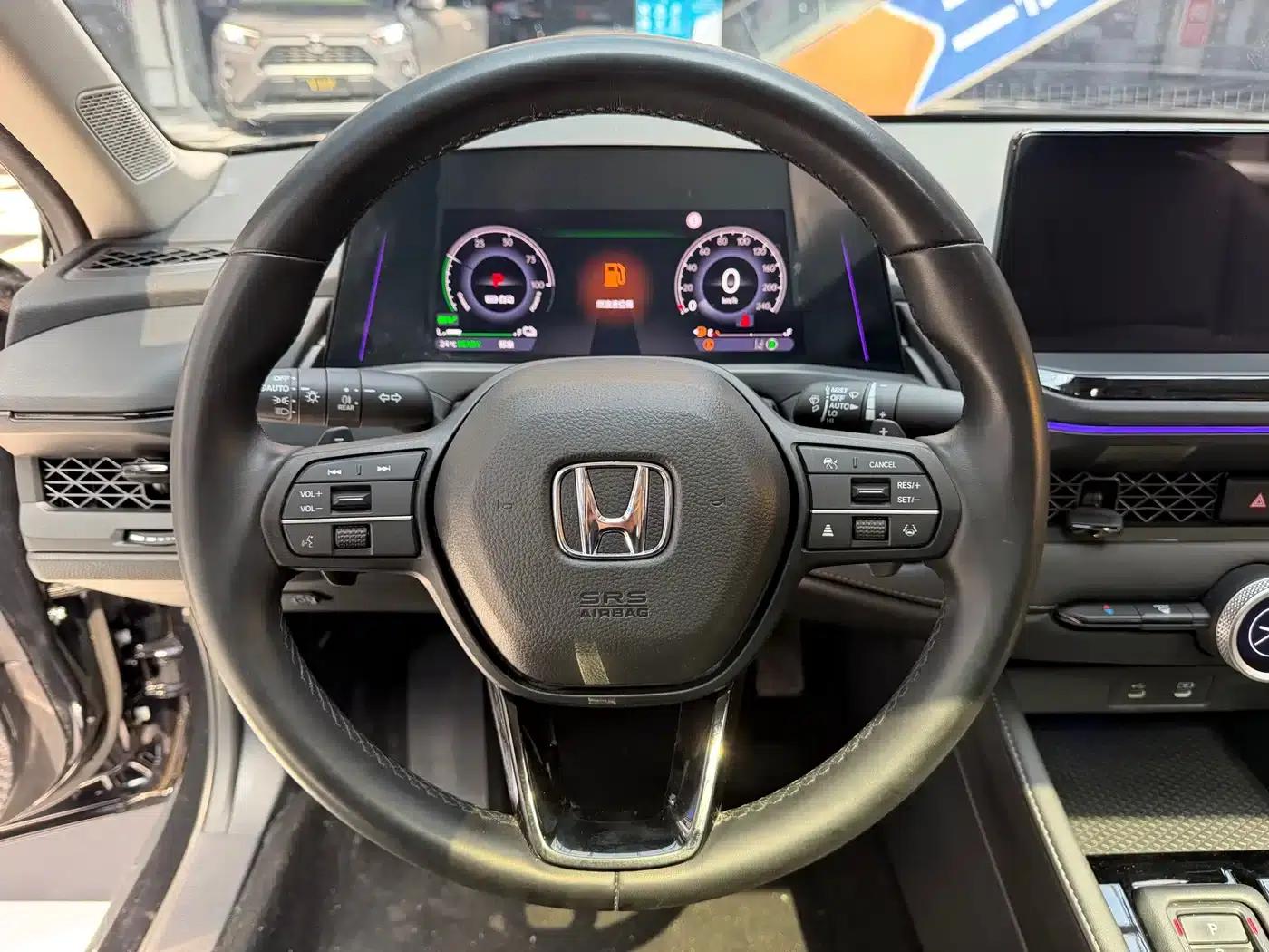 Accord PHEV 2023 2.0L e:PHEV Luxury Edition — миниатюра 8