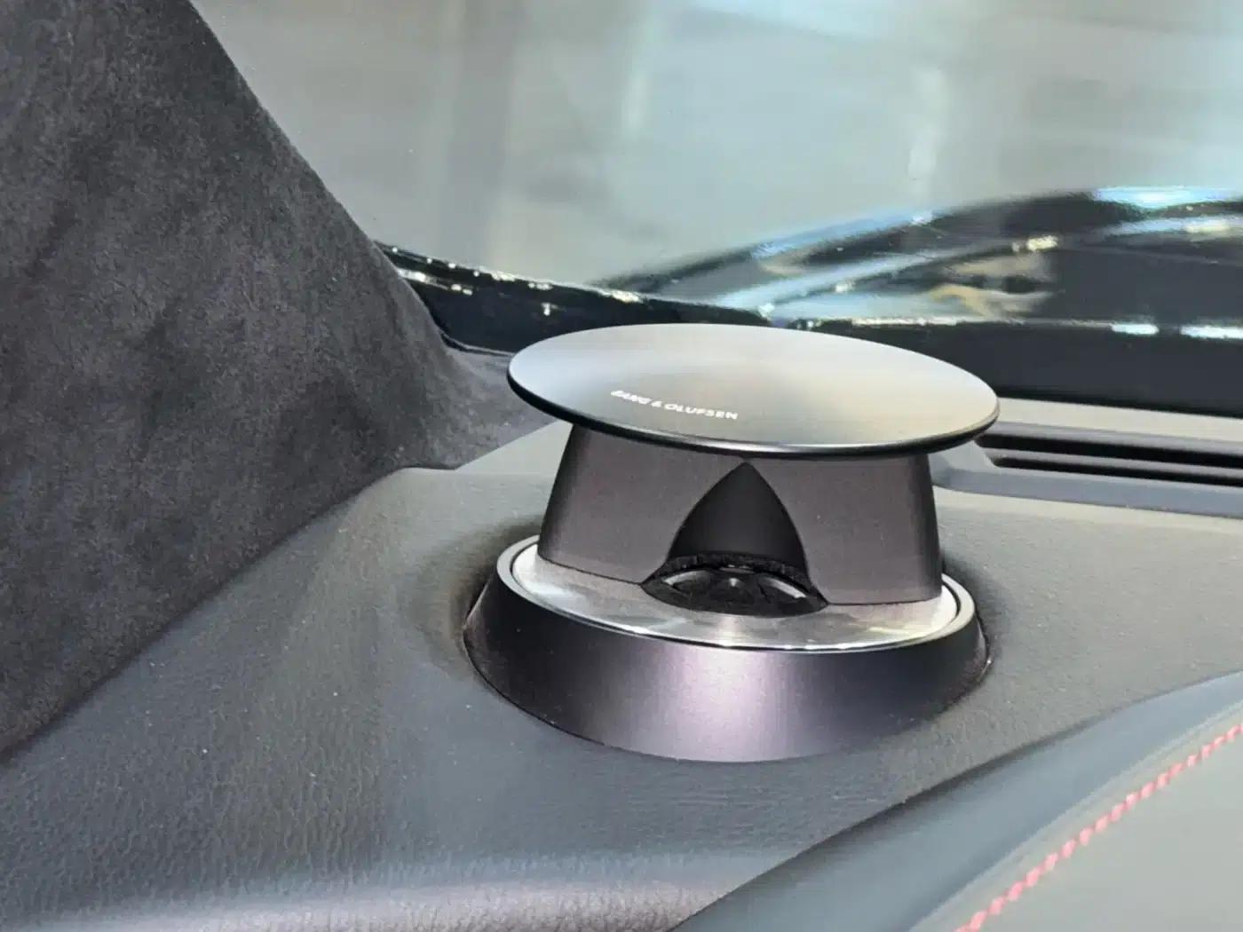 Aston Martin DB9 2014 6.0L Carbon Black Coupe — миниатюра 15