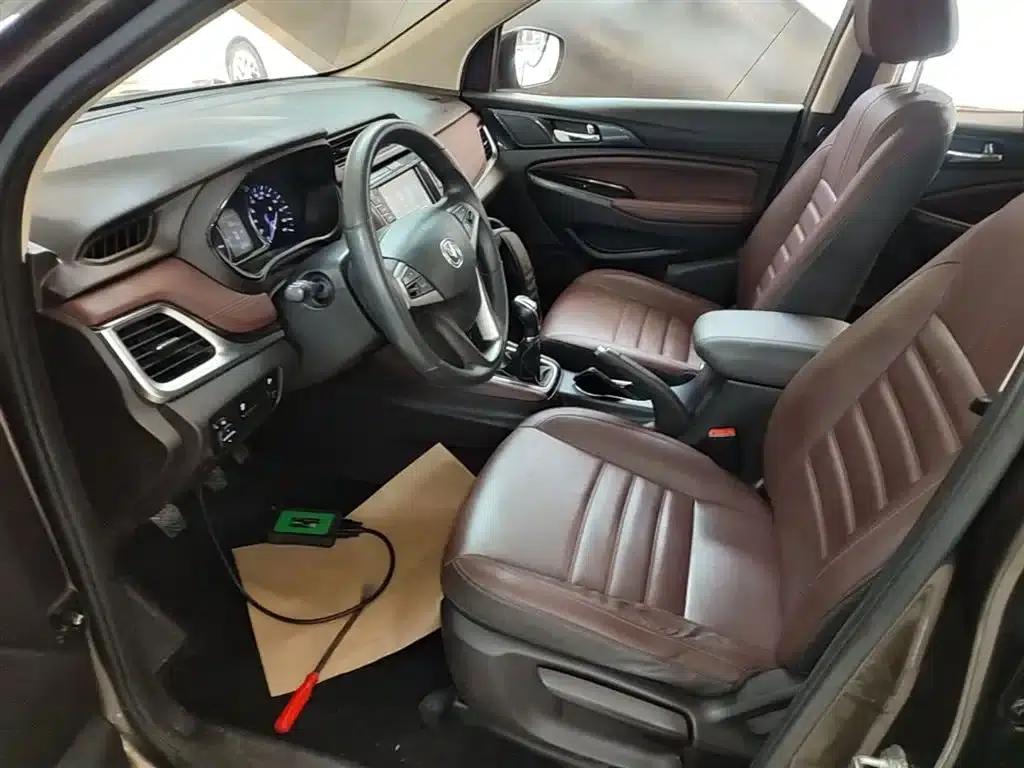 Lingxuan 2017 1.6L Manual Happiness Edition — миниатюра 15