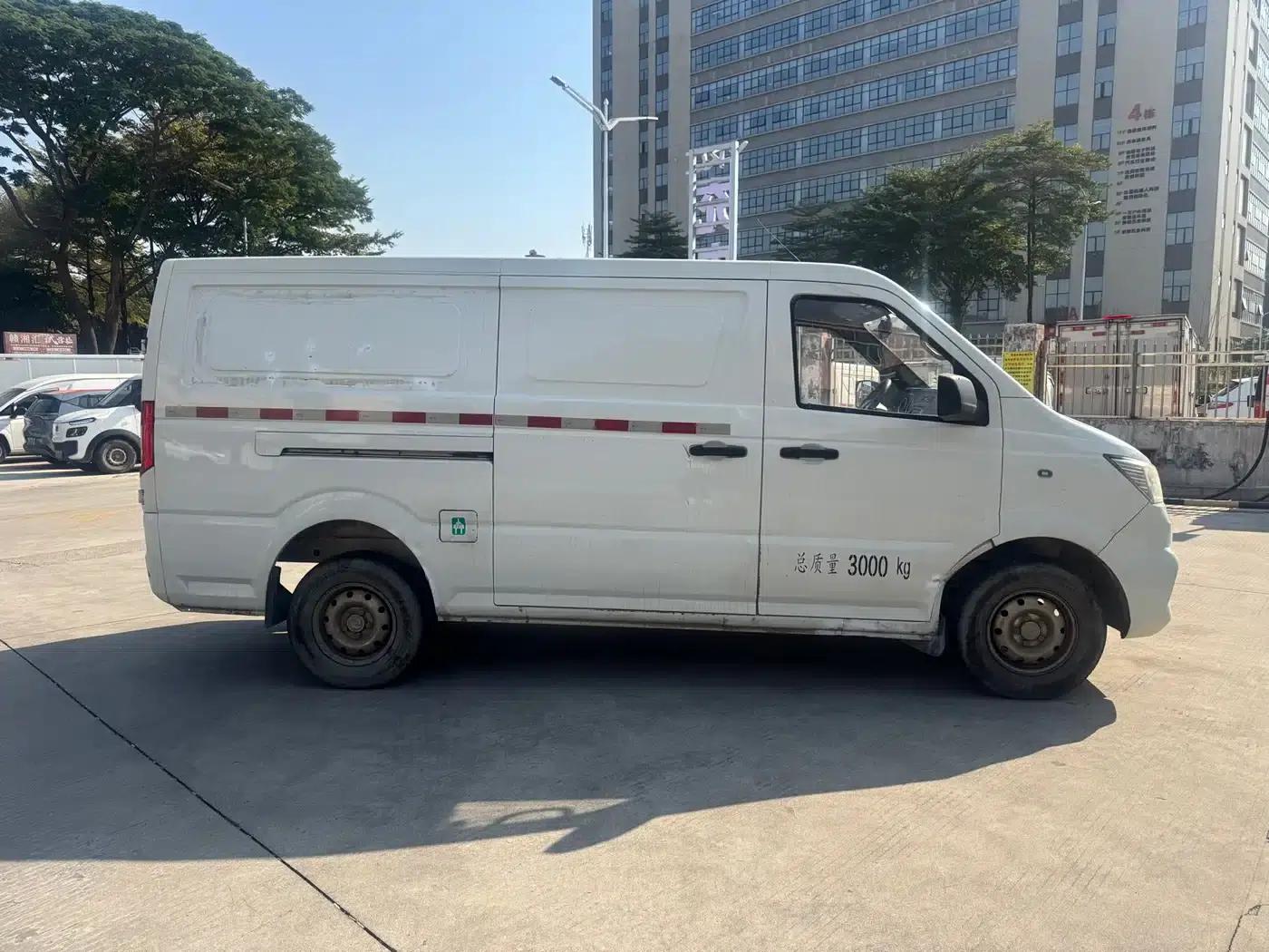 Yufeng EM26 2023 Standard Edition 41.472kWh Henan Lithium Power — миниатюра 12