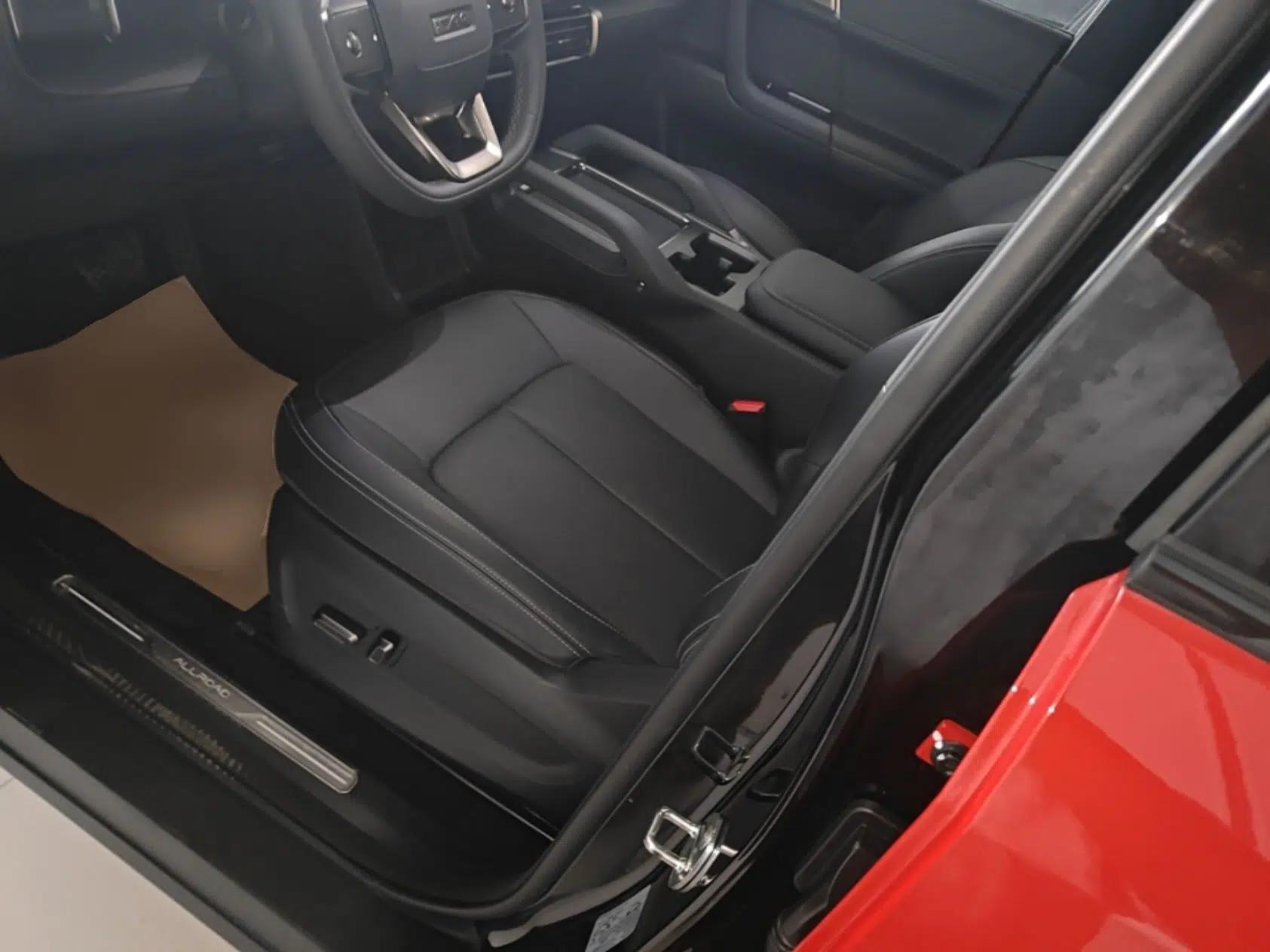 Used iCAR 03T 2024 520km Two-Wheel Drive Long-Range Version — миниатюра 17