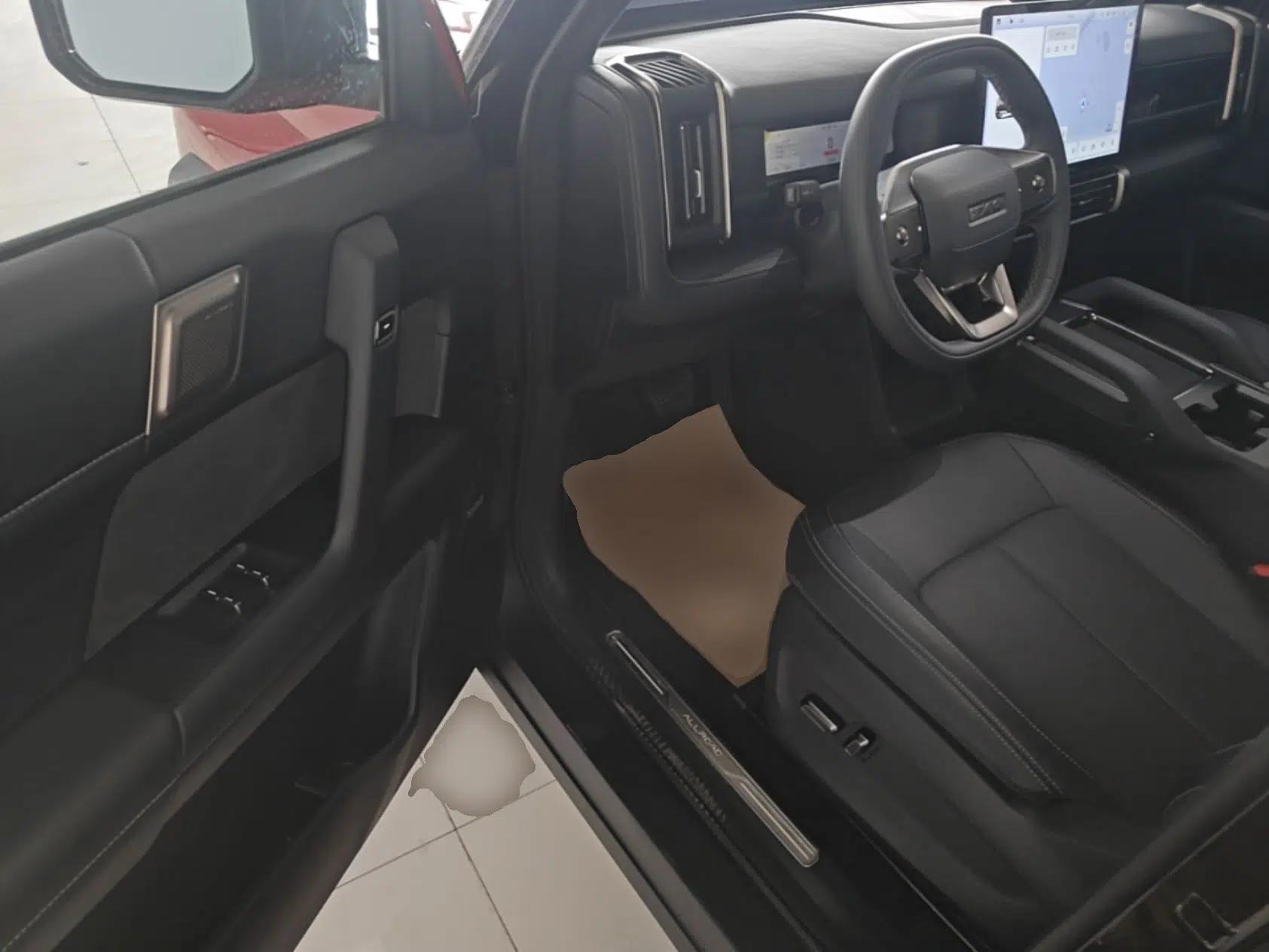 Used iCAR 03T 2024 520km Two-Wheel Drive Long-Range Version — миниатюра 18