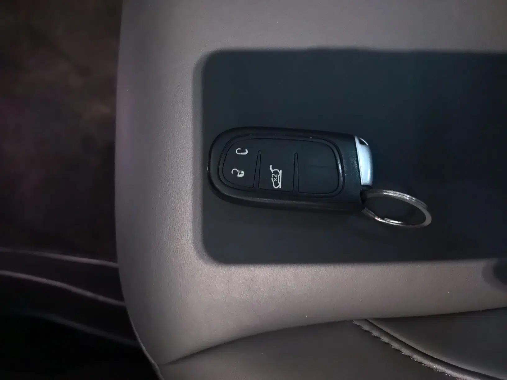 Used Jeep Commander 2018 2.0T Four-Wheel Drive Prestige Edition China V — миниатюра 23