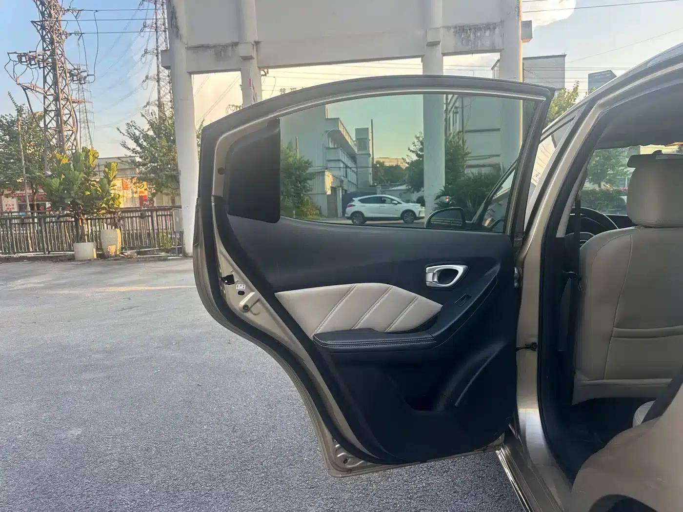 Trumpchi GA3S Vision 2014 1.6L Automatic Luxury ESP Edition — миниатюра 11