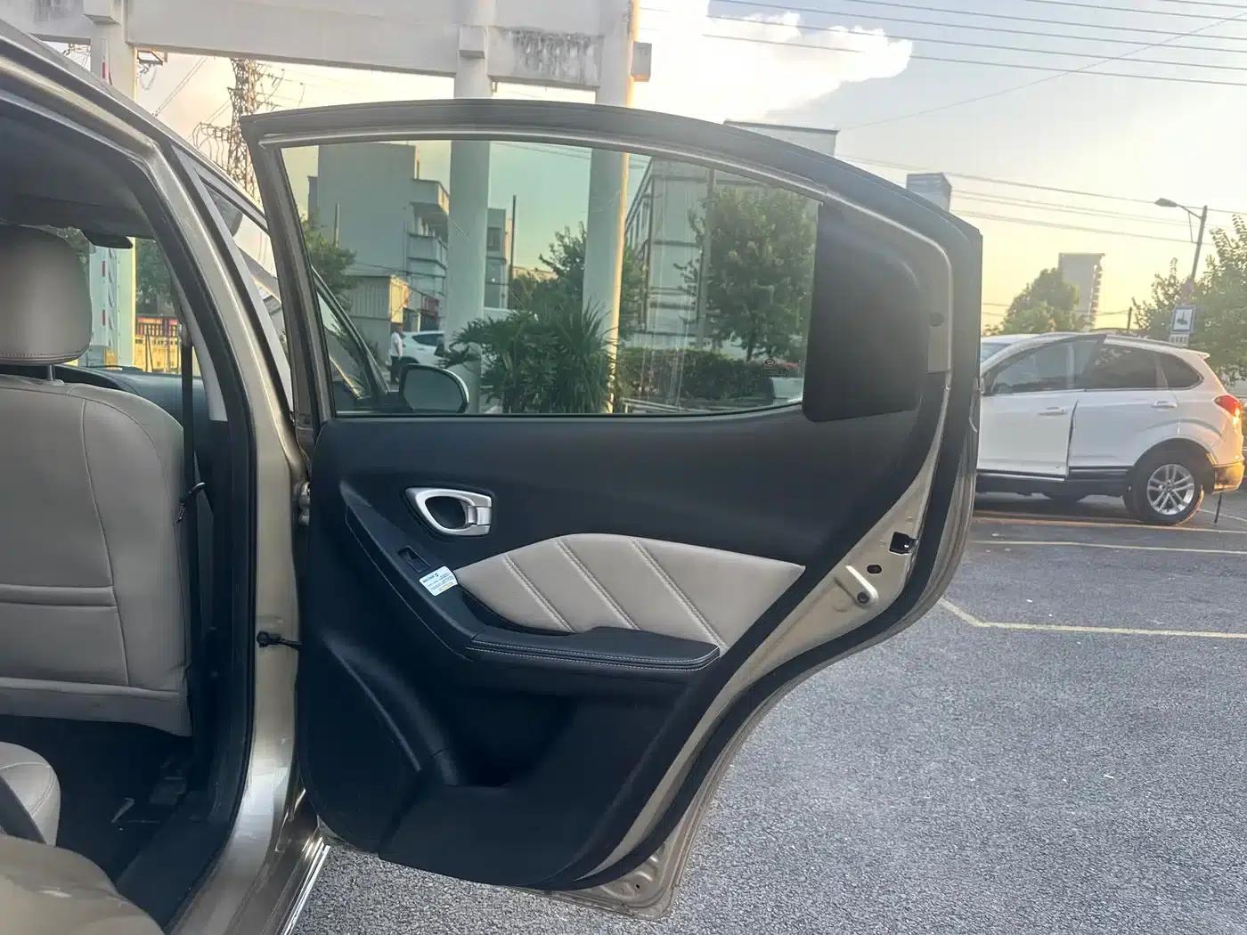 Trumpchi GA3S Vision 2014 1.6L Automatic Luxury ESP Edition — миниатюра 13
