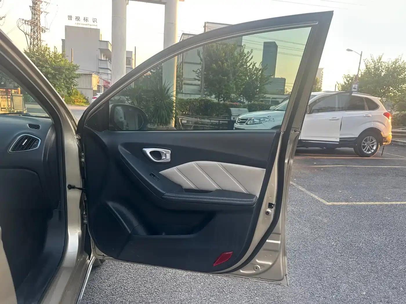 Trumpchi GA3S Vision 2014 1.6L Automatic Luxury ESP Edition — миниатюра 15