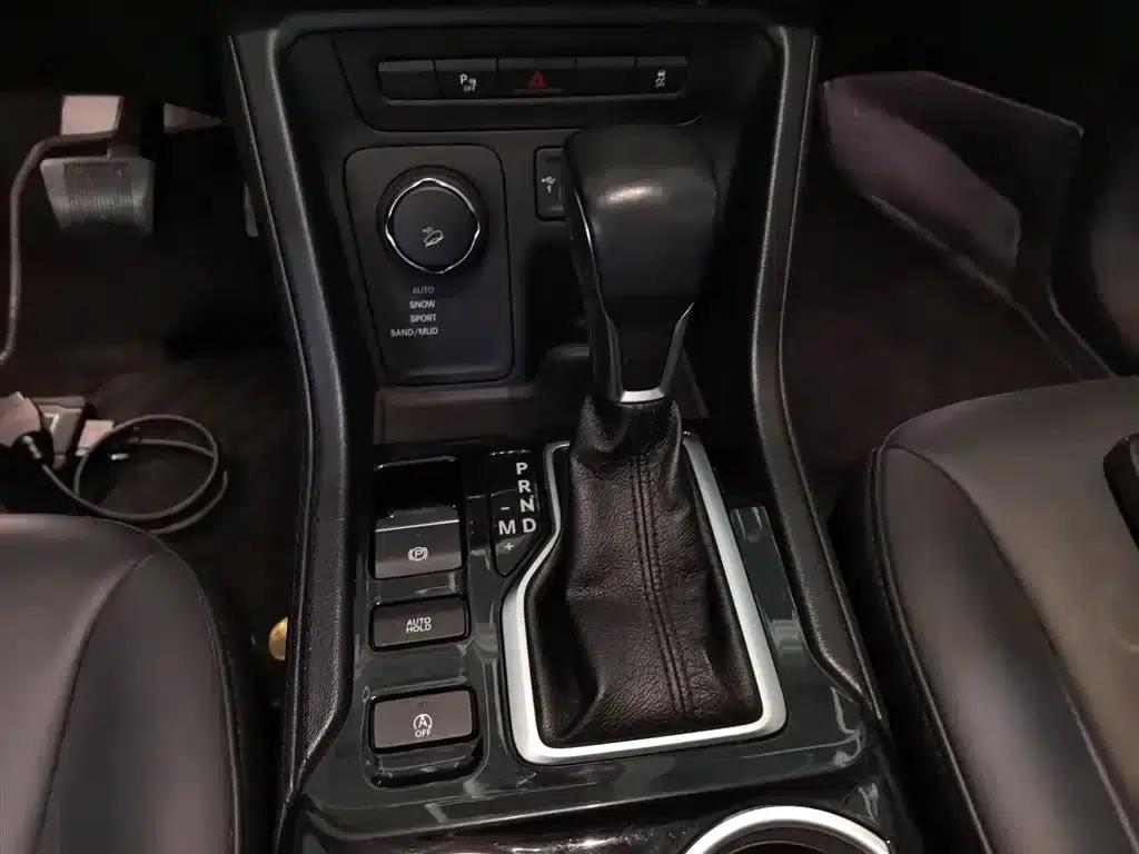 Commander 2018 2.0T 4WD Premium Edition (National V Emission Standard) — миниатюра 10