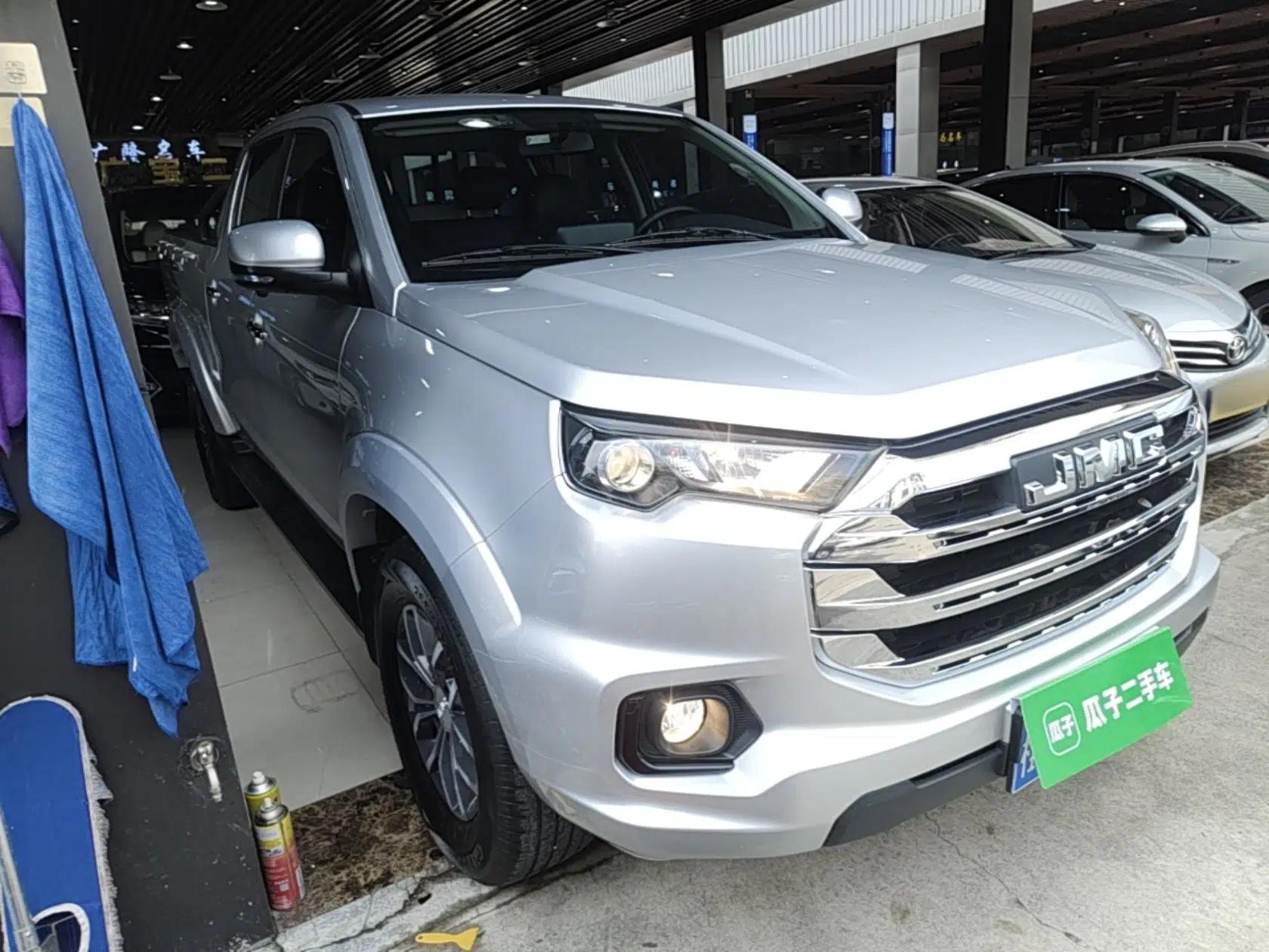 Used JMC Yuhu 7 2023 2.0T Automatic Diesel 4x4 Comfort Edition with Long Wheelbase and Flat-Floor Cargo Bed — миниатюра 12