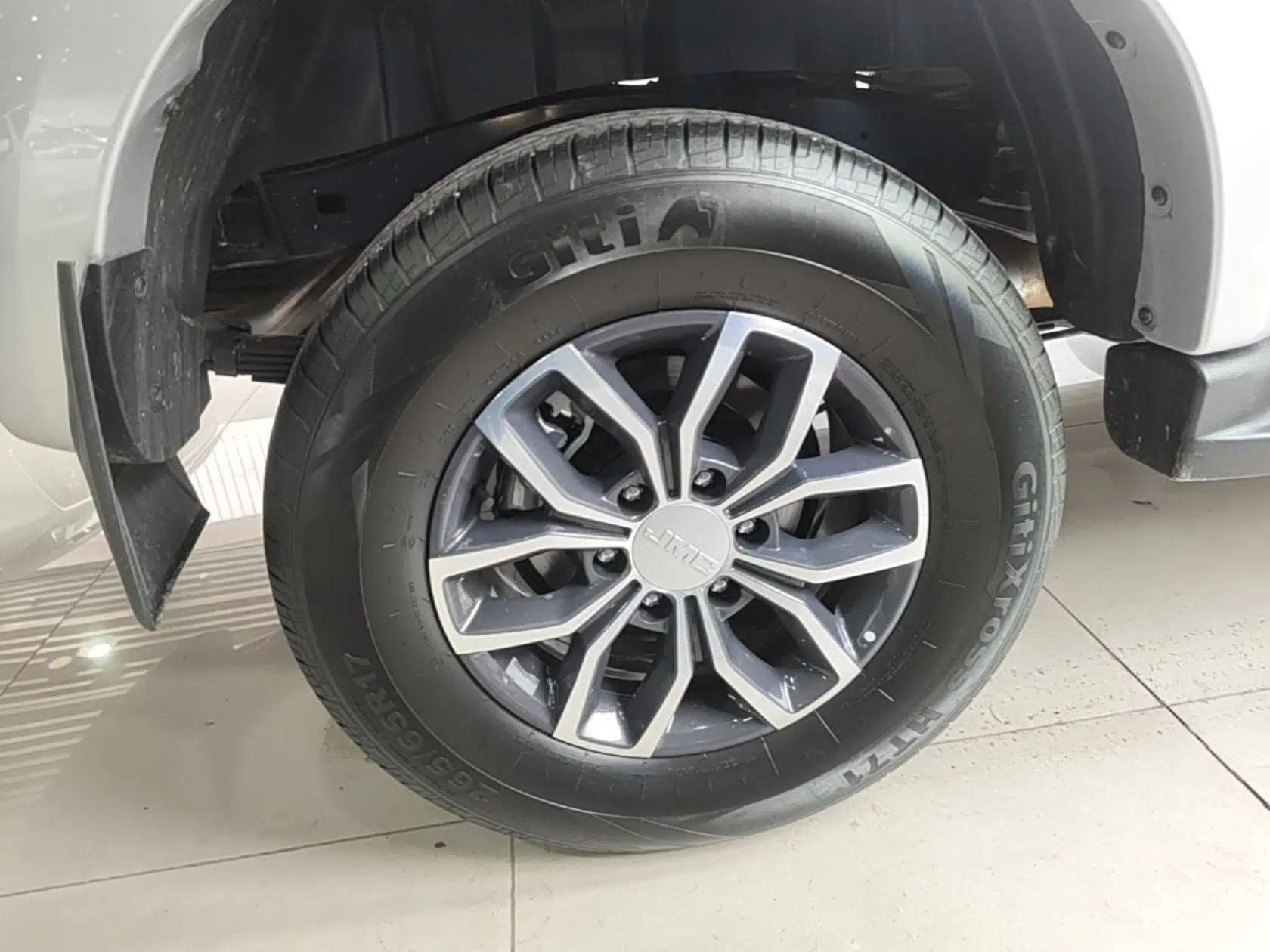 Used JMC Yuhu 7 2023 2.0T Automatic Diesel 4x4 Comfort Edition with Long Wheelbase and Flat-Floor Cargo Bed — миниатюра 16