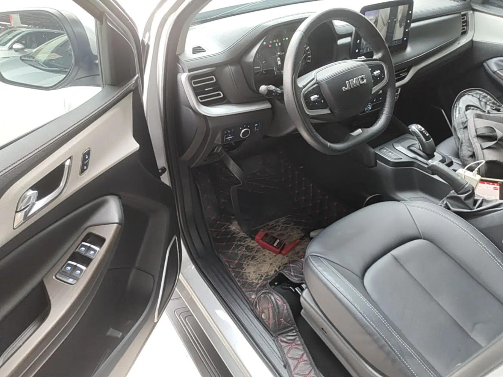 Used JMC Yuhu 7 2023 2.0T Automatic Diesel 4x4 Comfort Edition with Long Wheelbase and Flat-Floor Cargo Bed — миниатюра 23