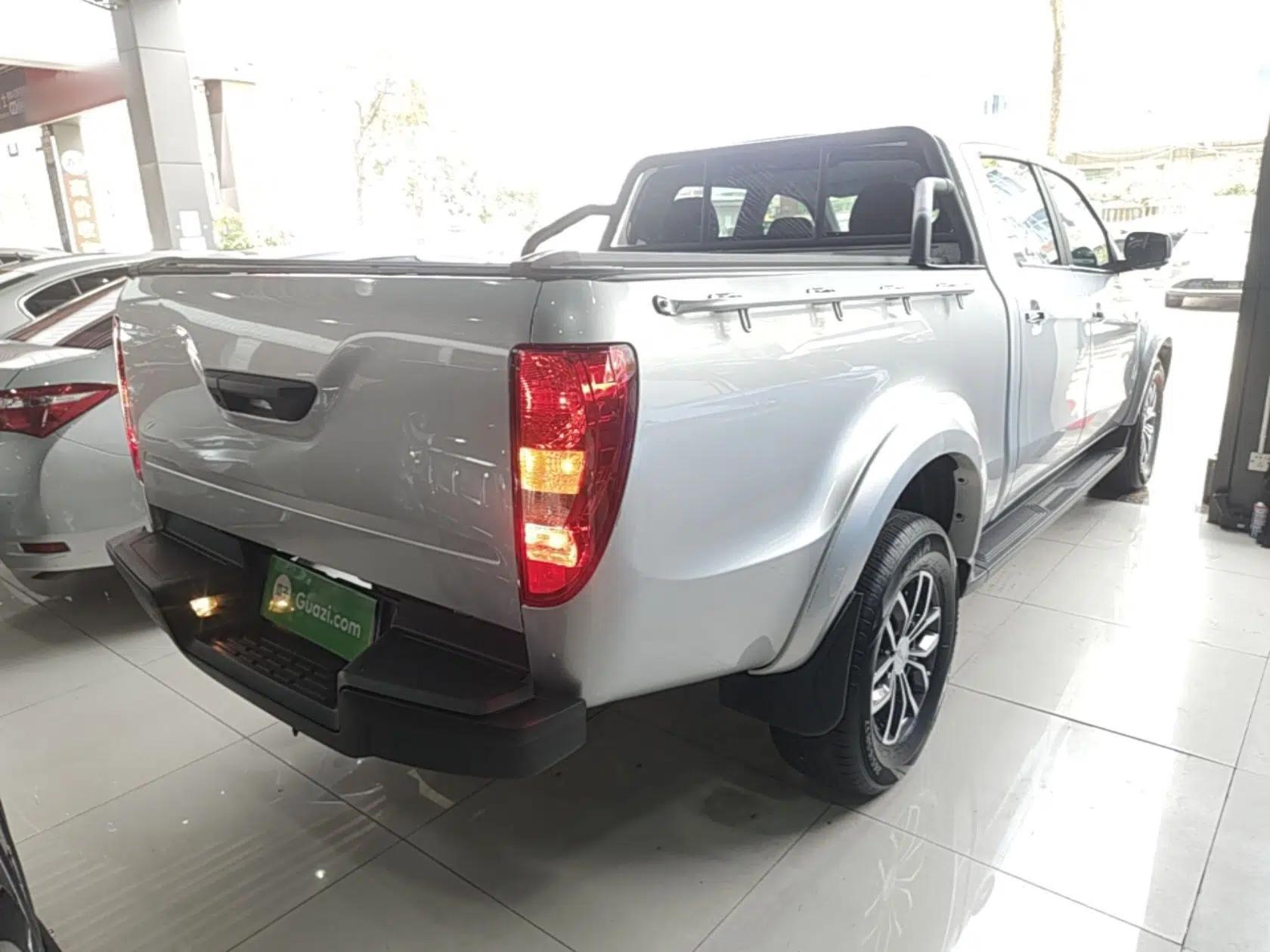 Used JMC Yuhu 7 2023 2.0T Automatic Diesel 4x4 Comfort Edition with Long Wheelbase and Flat-Floor Cargo Bed — миниатюра 6