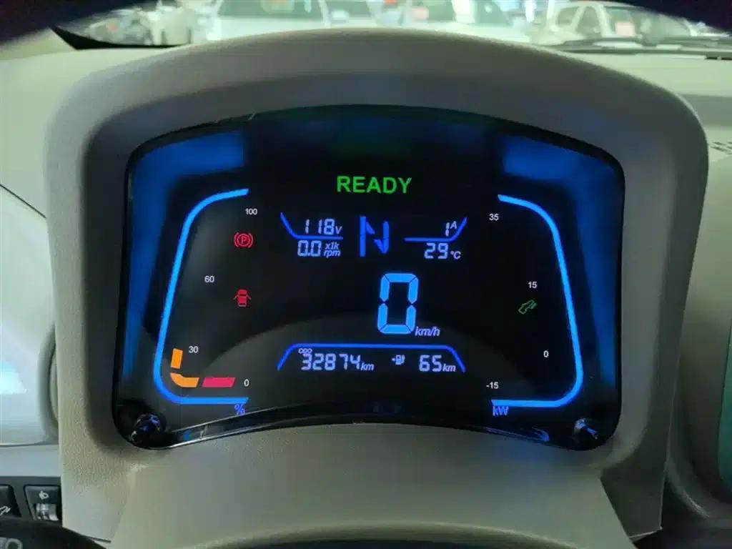 Yizhi EV2 2023 Auspicious Edition 201km Comfort Model — миниатюра 12