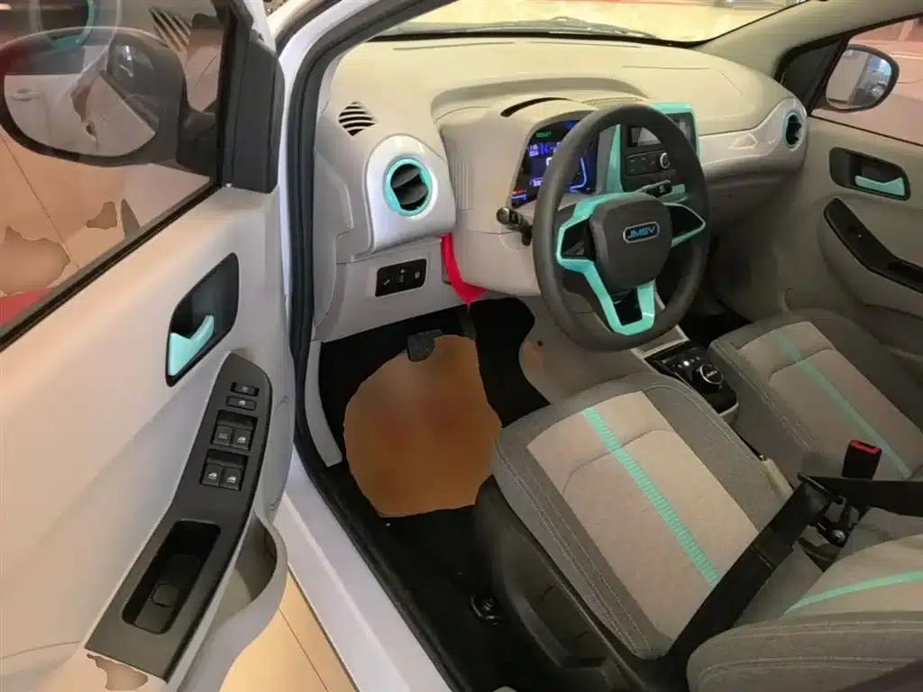 Yizhi EV2 2023 Auspicious Edition 201km Comfort Model — миниатюра 16