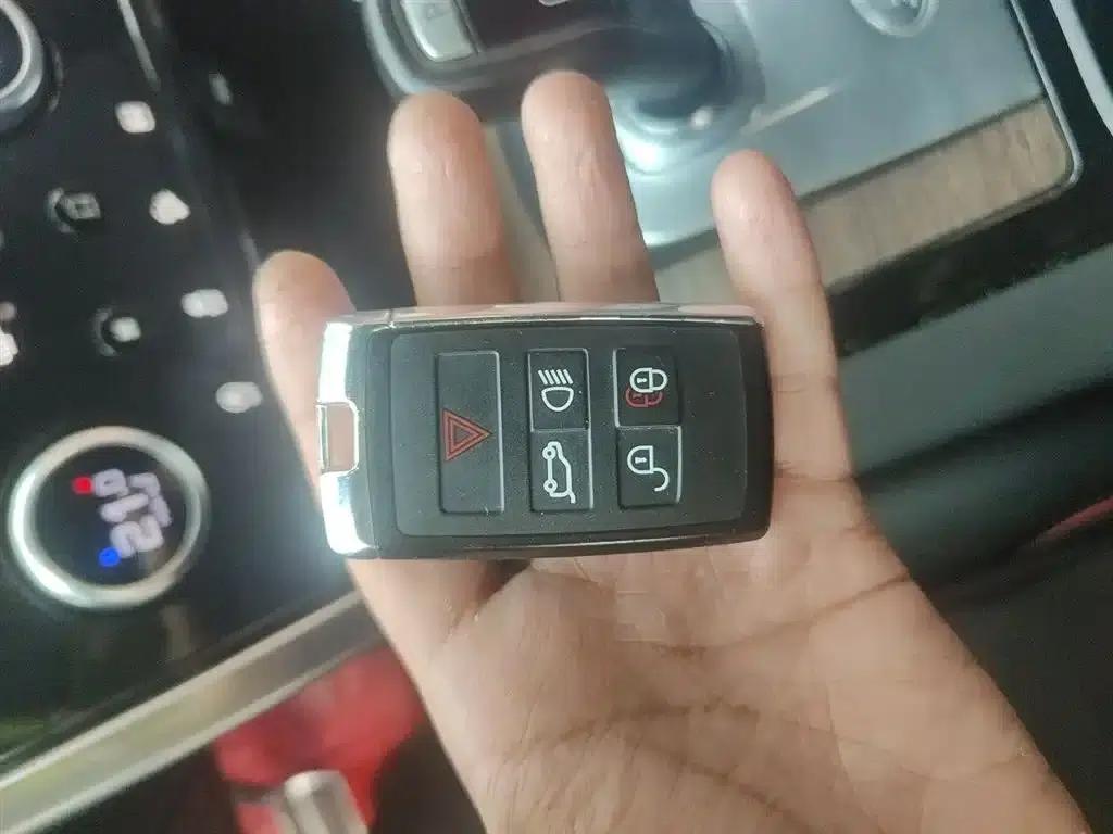 Discover Sporty New Energy 2021 P300e Performance Technology Edition — миниатюра 9