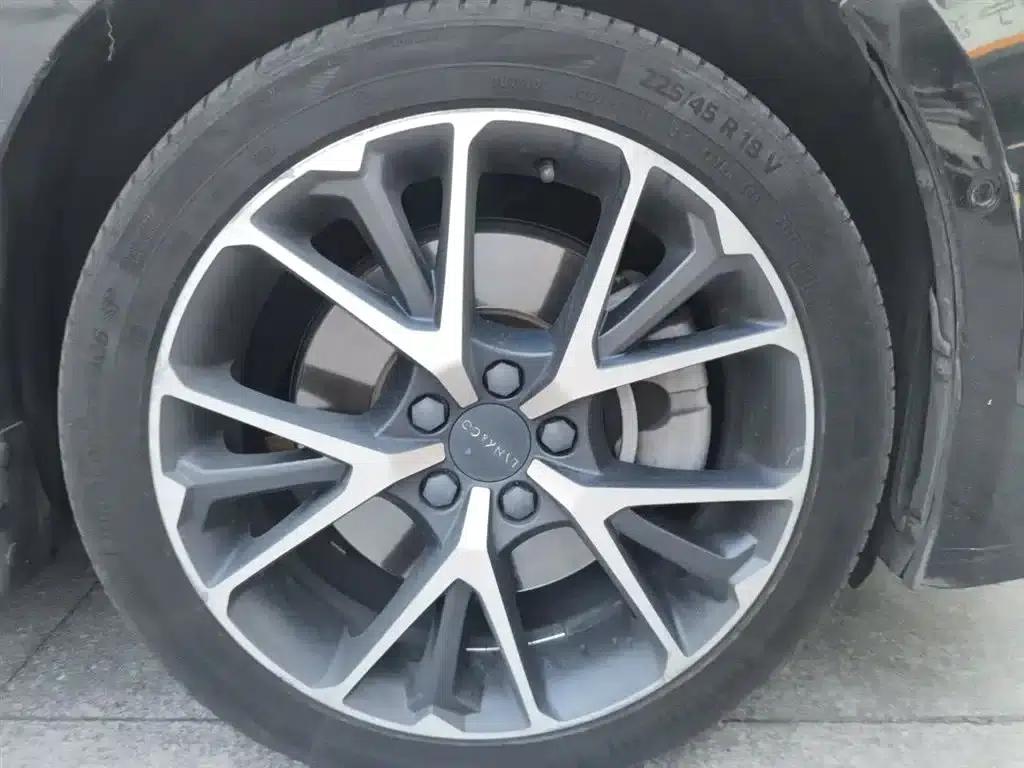 Lynk & Co 03 PHEV 2019 1.5T Pro — миниатюра 23