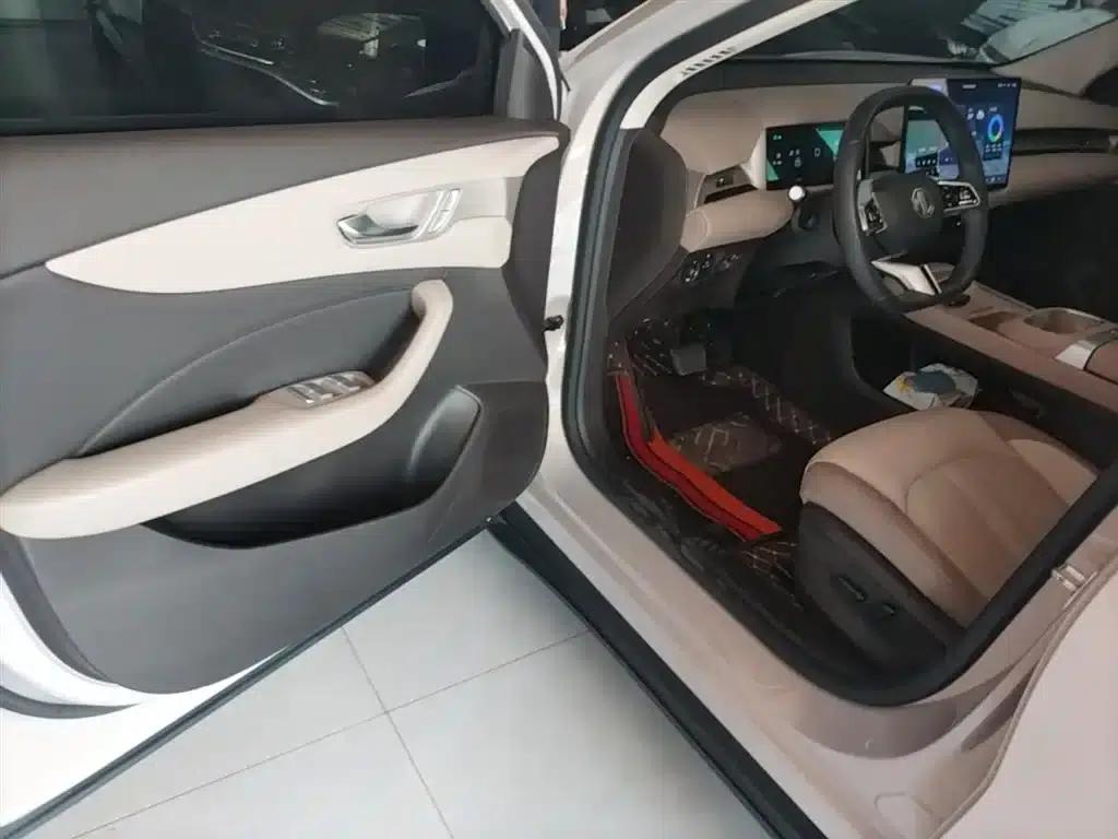 MG ES5 2025 525max Rear-Wheel Drive Intelligent Driving Edition — миниатюра 16