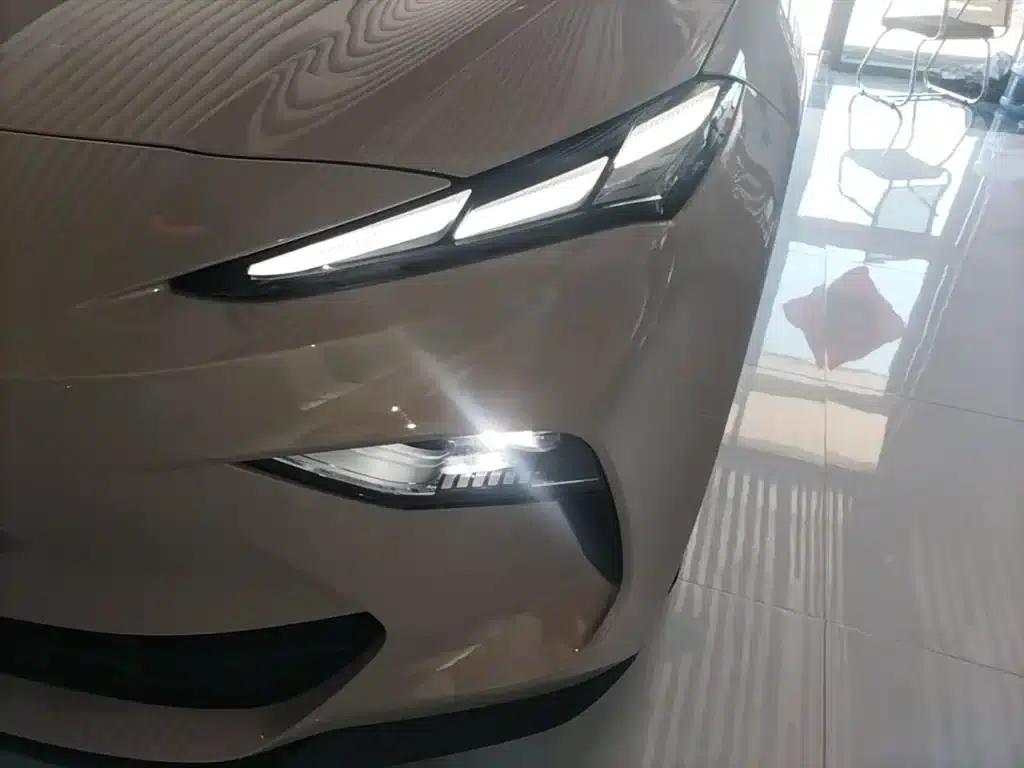MG ES5 2025 525max Rear-Wheel Drive Intelligent Driving Edition — миниатюра 24