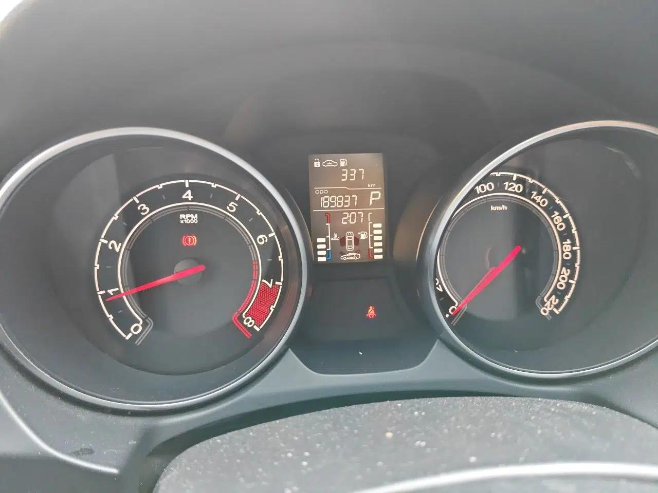 Used MG GT 2015 1.5T Automatic Fashion Edition — миниатюра 11