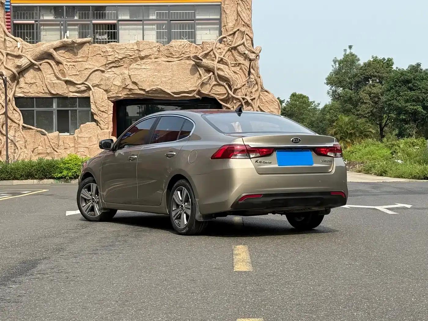K5 2017 1.8L Automatic GLS — миниатюра 3