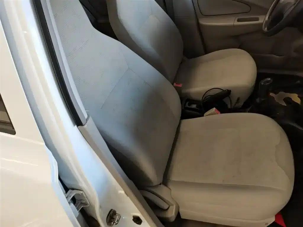 Venucia R30 2014 1.2L Manual Premium Edition — миниатюра 25