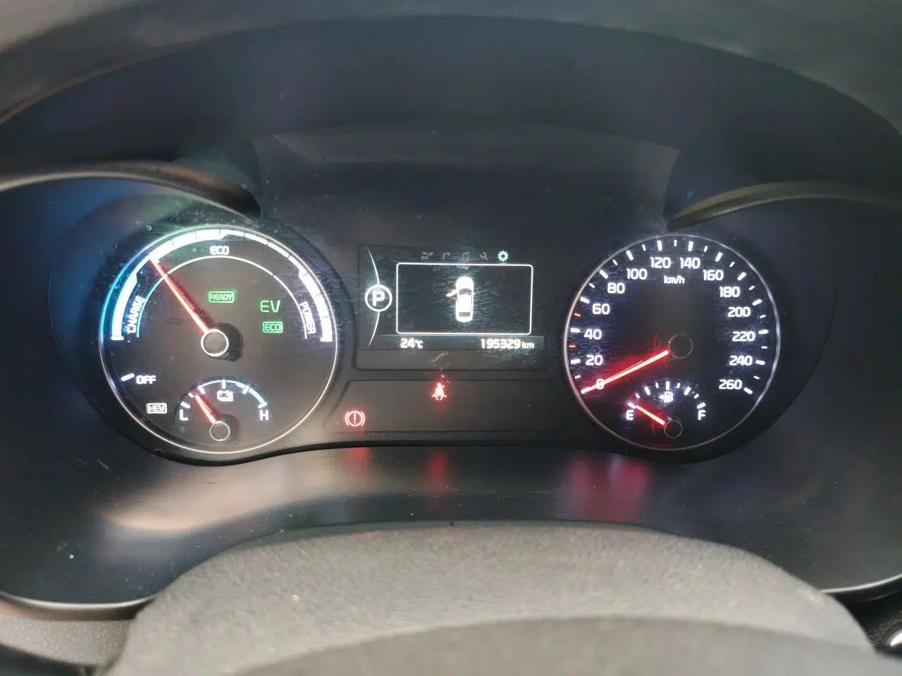 Used Kia K5 New Energy 2018 2.0L Smart Enjoyment Version — миниатюра 11