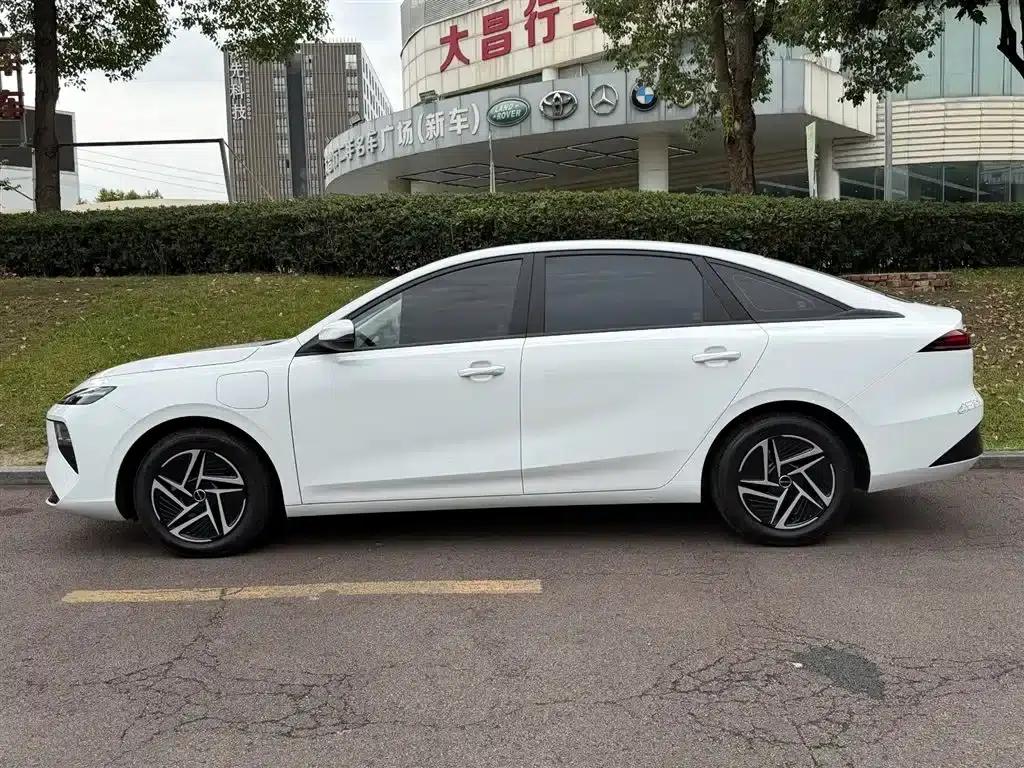 Roewe D6 2025 450km Premium Edition — миниатюра 3