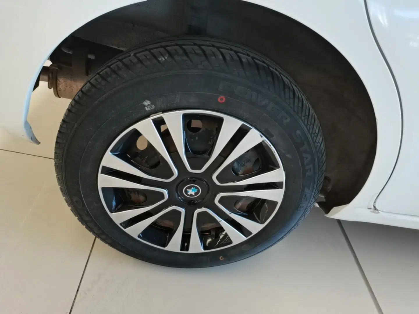 Used Venucia R30 2014 1.2L Manual Enjoyment Edition — миниатюра 11