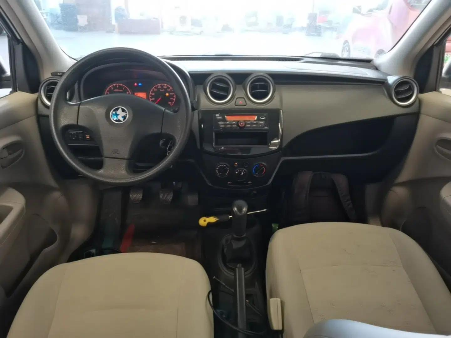 Used Venucia R30 2014 1.2L Manual Enjoyment Edition — миниатюра 12