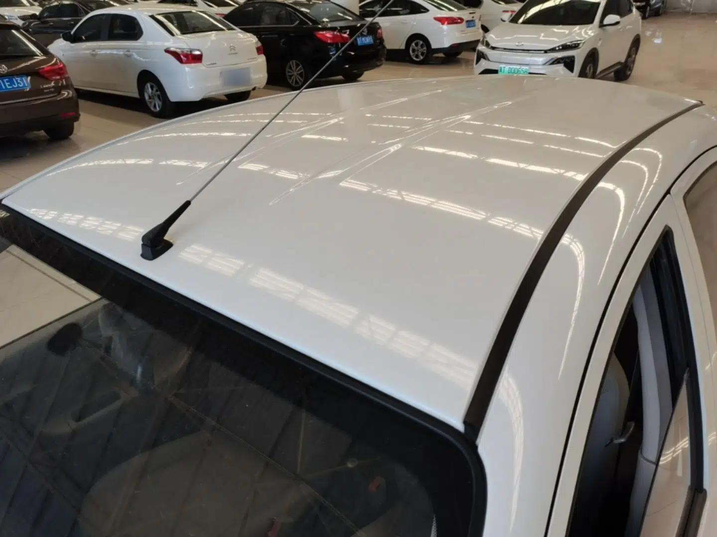 Used Venucia R30 2014 1.2L Manual Enjoyment Edition — миниатюра 7