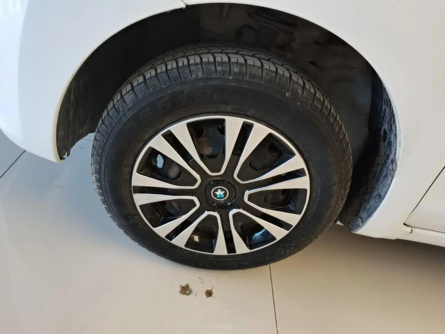 Used Venucia R30 2014 1.2L Manual Enjoyment Edition — миниатюра 10