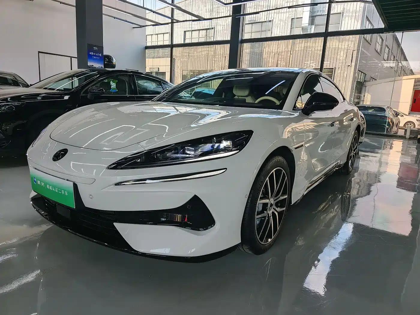 Denza Z9 2024 Model 1100km AWD Max Edition — миниатюра 1
