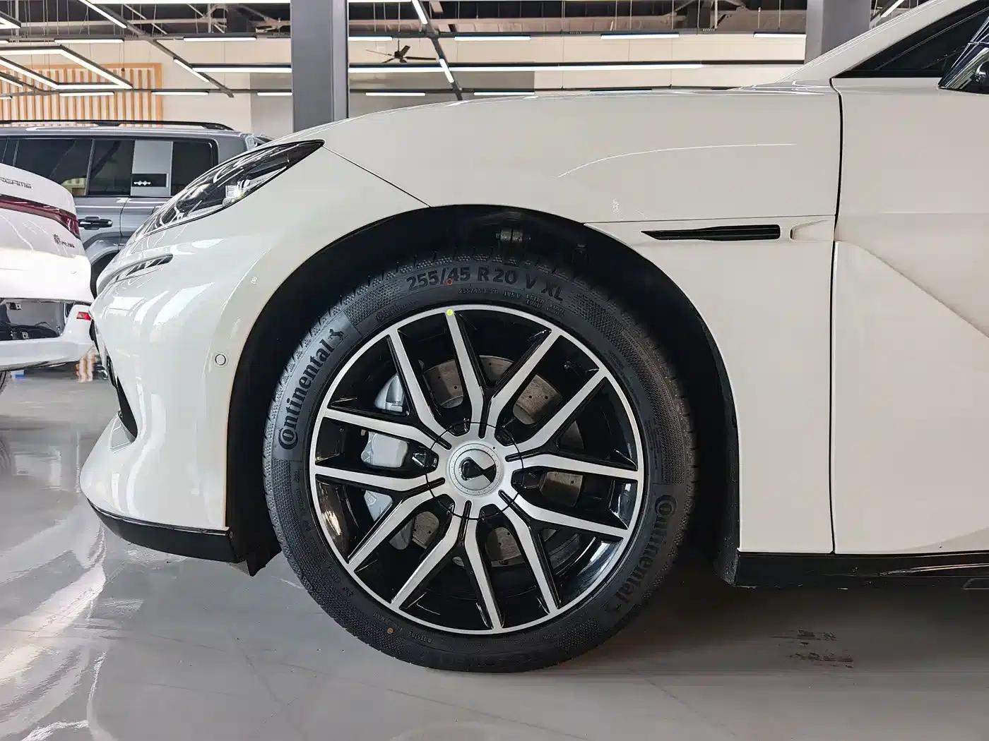 Denza Z9 2024 Model 1100km AWD Max Edition — миниатюра 3