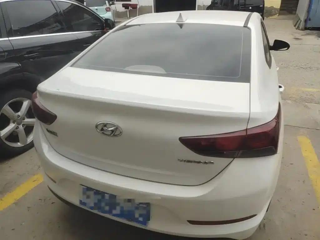 2016 Hyundai Verna 1.4L Manual GLS Cool Edition — миниатюра 6