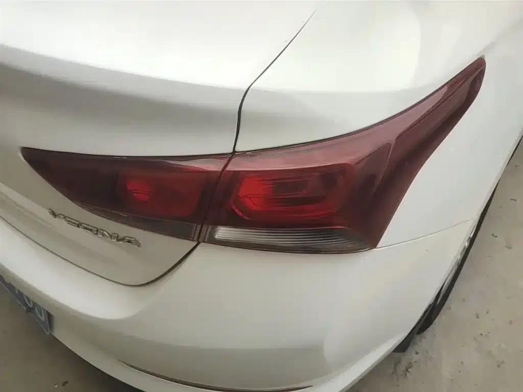 2016 Hyundai Verna 1.4L Manual GLS Cool Edition — миниатюра 8