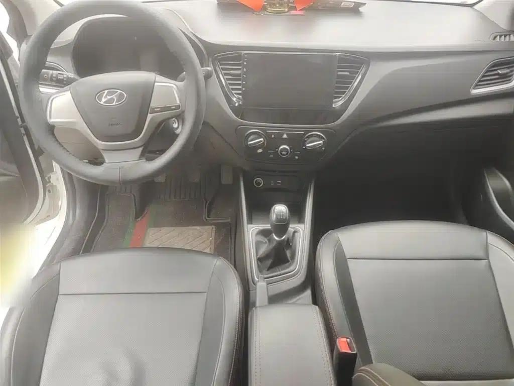 2016 Hyundai Verna 1.4L Manual GLS Cool Edition — миниатюра 10
